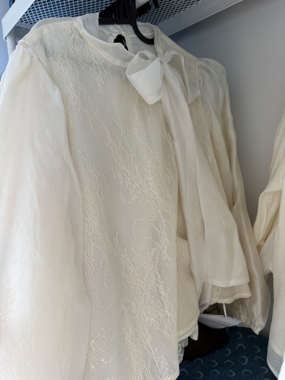 Cute Cream Bow Blouse - Picture 2 of 2